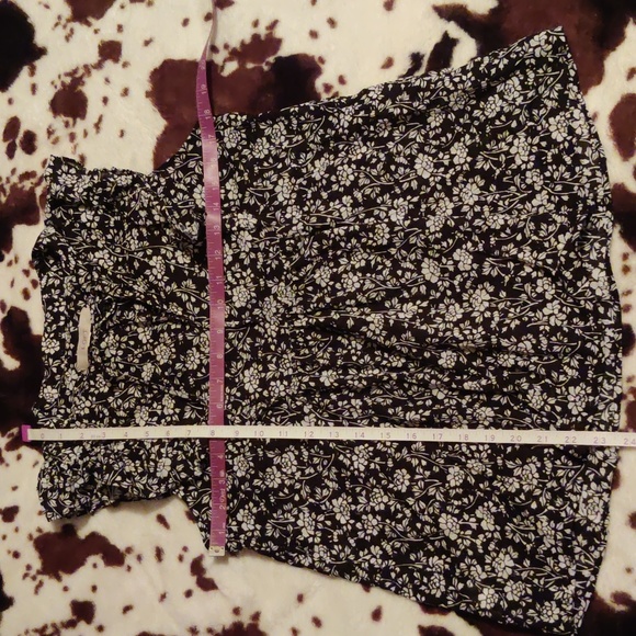 LOFT Ruffle Floral Blouse - Picture 4 of 8